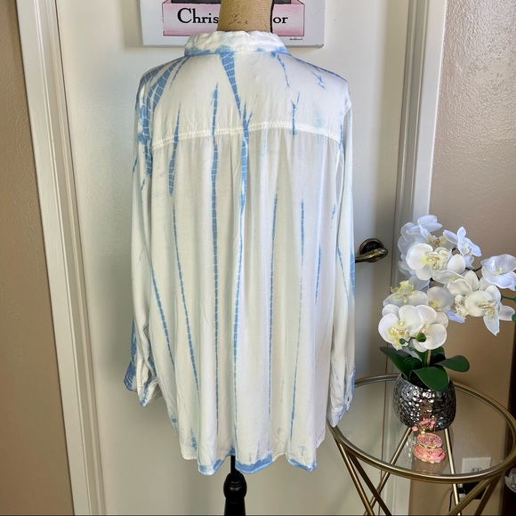 a.n.a Women's  Watercolor Blouse Plus Size 1X Top V Neck Long Sleeve Button Up - Picture 7 of 10